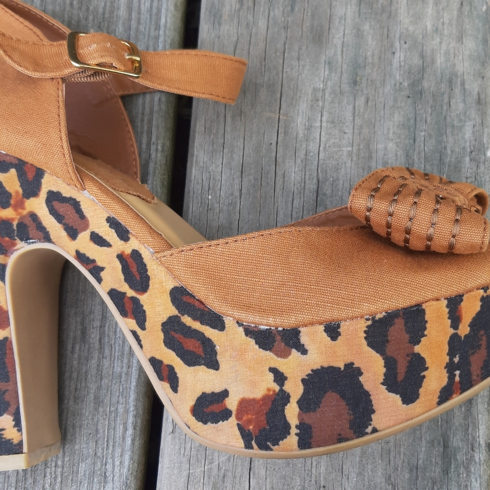 Shoes - Picture 2 of 4